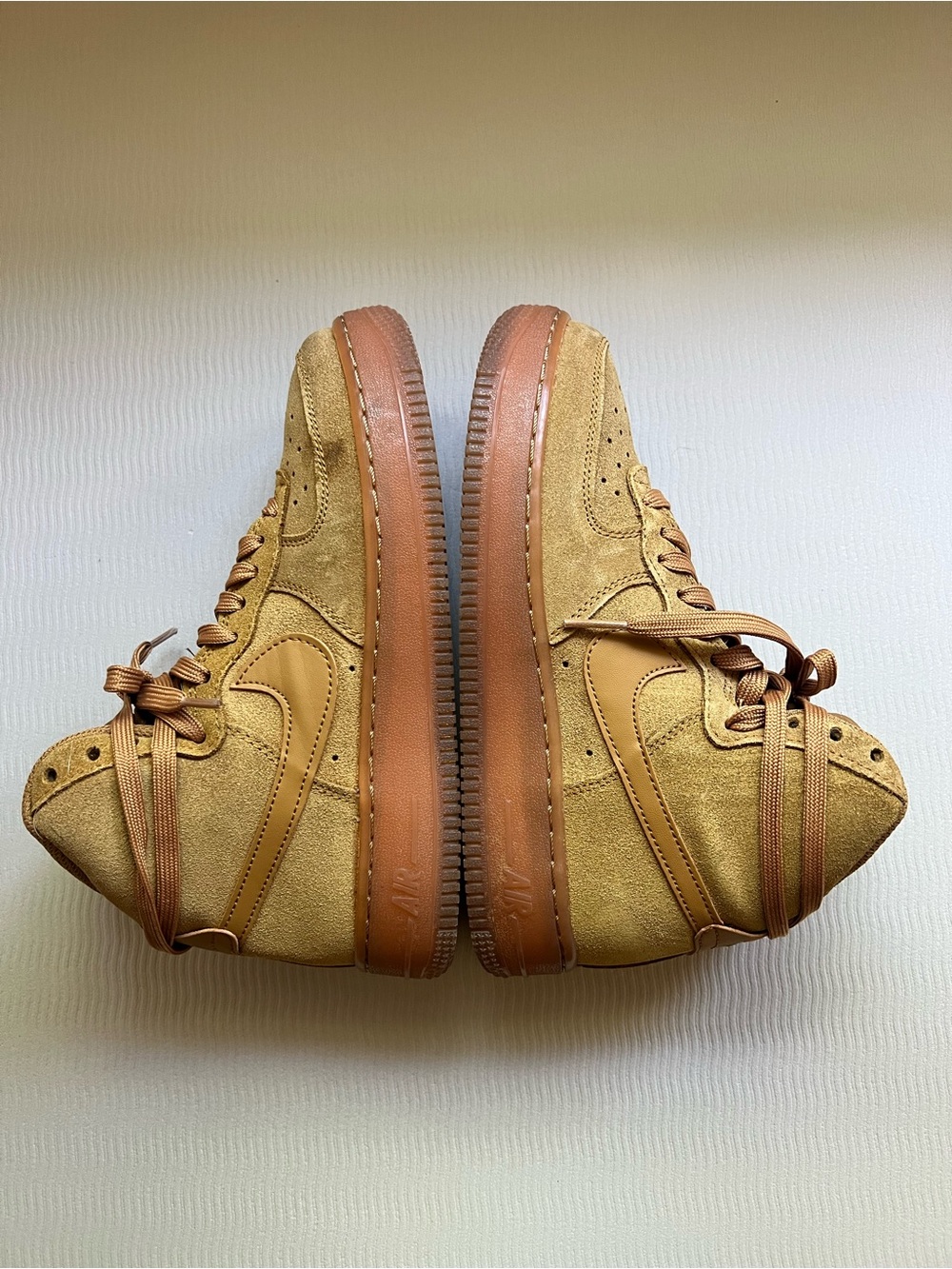 Nike Air Force 1 High LV8 (GS) Wheat color Y5, 6.5 women - Picture 5 of 10